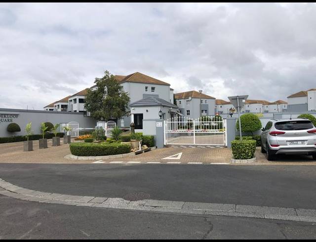 2 BEDROOM APARTMENT FOR SALE IN VREDEKLOOF EAST